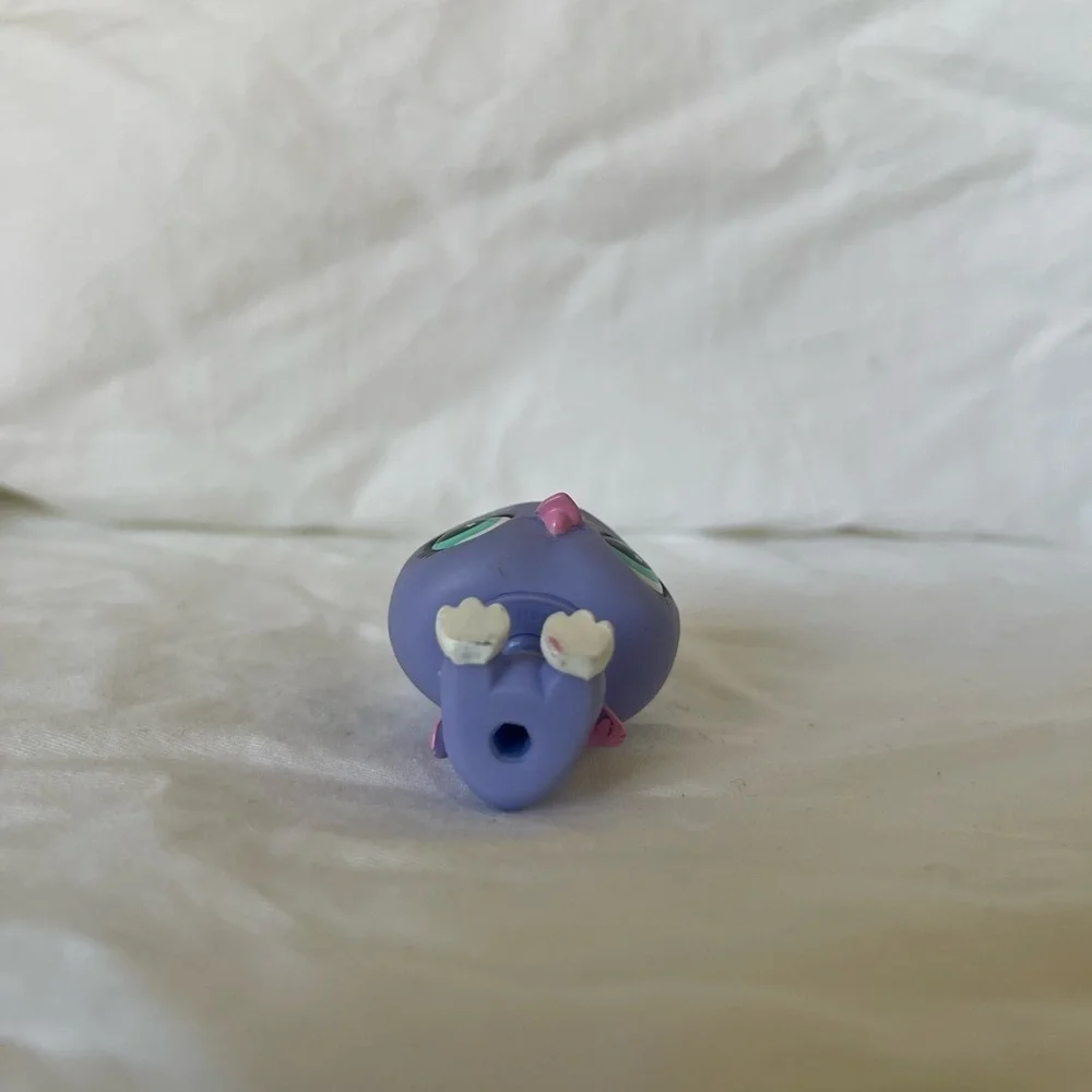 Littlest Pet Shop Authentic # 2830 Purple White Snowflake G4 Penguin Aqua Eyes